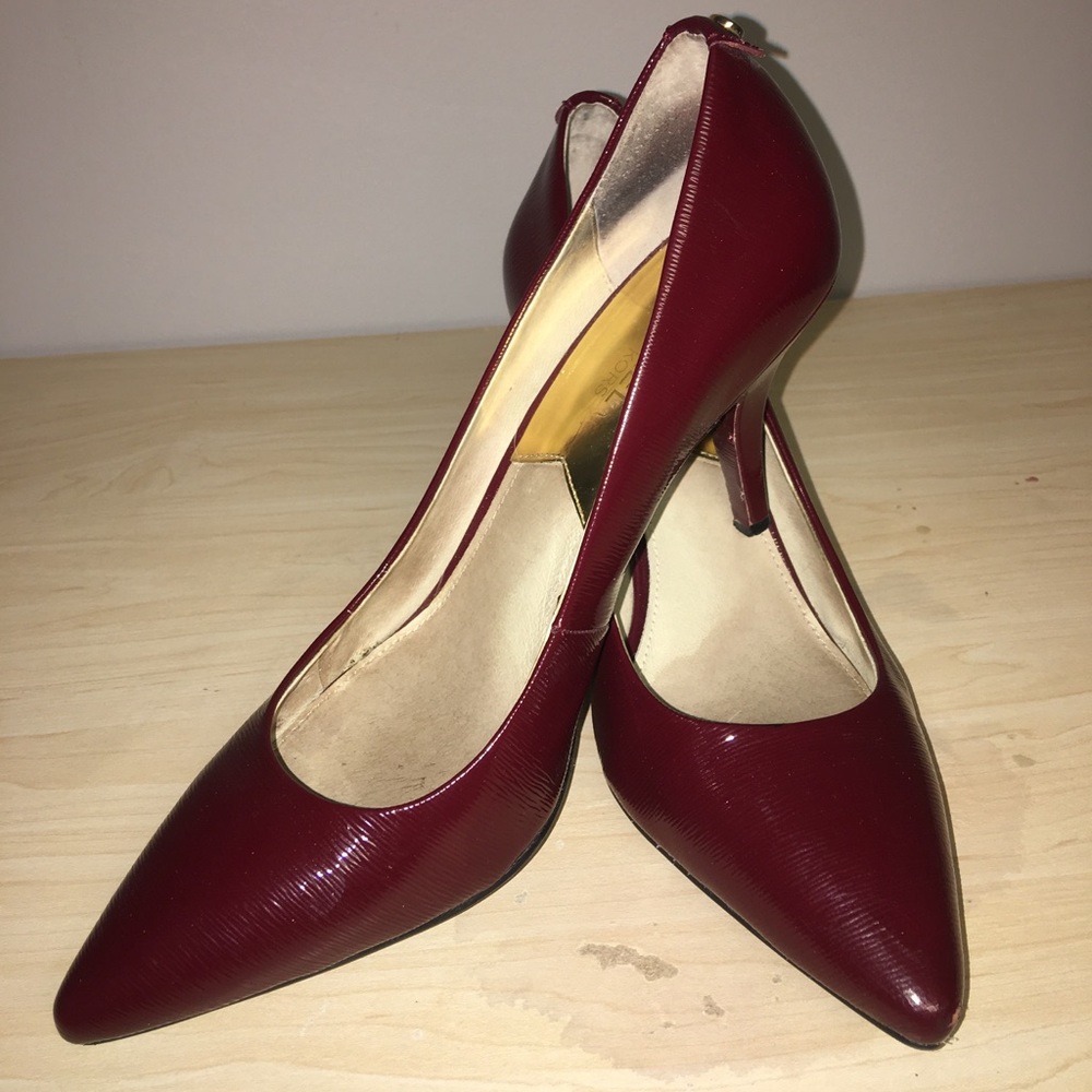 Michael Kors Leather Women’s Pumps Burgundy Color Size 9
